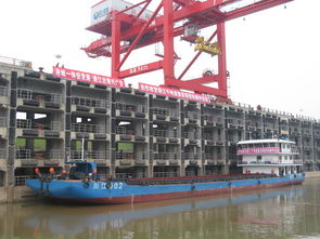 廣安港迎來首艘千噸級貨運班輪，開啟飲料運輸新篇章